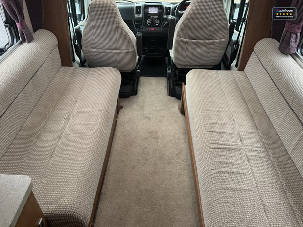 Auto-Trail Comanche Frontier|4 Berth|2 Belts|AUTO|Rear Single Beds|Hab 10