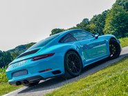 Porsche 911 CARRERA GTS 20