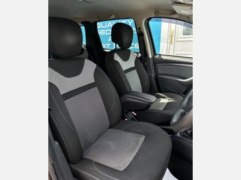 Dacia Duster 1.5 dCi Prestige SUV 5dr Diesel EDC Euro 6 (s/s) (110 ps) 9