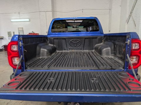 Toyota Hilux INVINCIBLE 4WD D-4D DCB 16