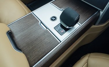 Land Rover Range Rover D350 Autobiography LWB 18