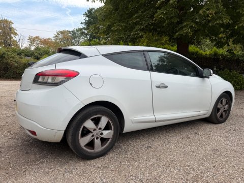Renault Megane 1.5 dCi Dynamique Euro 4 3dr 6