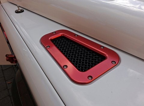 Land Rover Defender 90 Bowler Edition 7