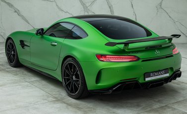 Mercedes-Benz AMG GT R 12