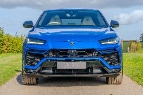 Lamborghini Urus V8 26