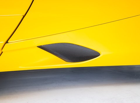 McLaren 750S 29