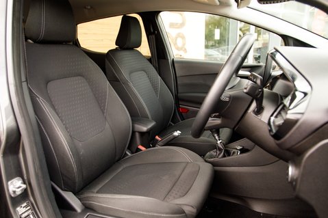 Ford Fiesta TITANIUM 24