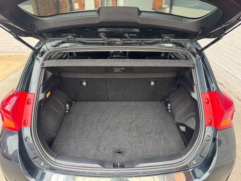Toyota Auris 1.8 VVT-h Excel CVT Euro 5 (s/s) 5dr 33