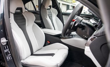 BMW M5 Competition 12