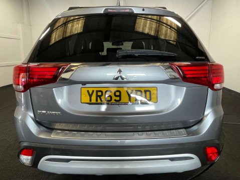 Mitsubishi Outlander 2.0 Outlander Exceed CVT 4WD 5dr 4