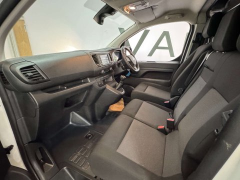 Vauxhall Vivaro 1.5 Vivaro F2900 Professional S/S 17