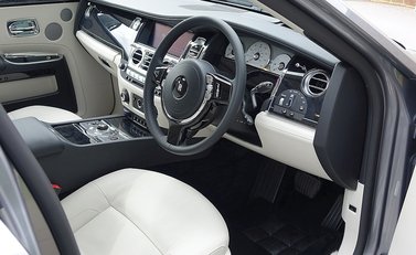 Rolls-Royce Ghost 13