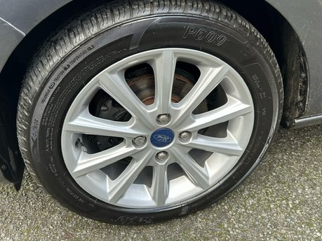 Ford Fiesta TITANIUM 4