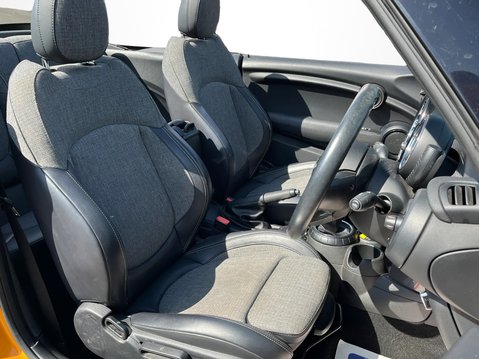 Mini Convertible 1.5 Cooper 2dr [Chili/Media Pack XL] 18