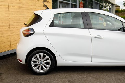 Renault Zoe I ICONIC 8