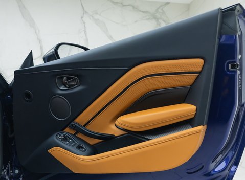Aston Martin V8 Vantage ROADSTER 27