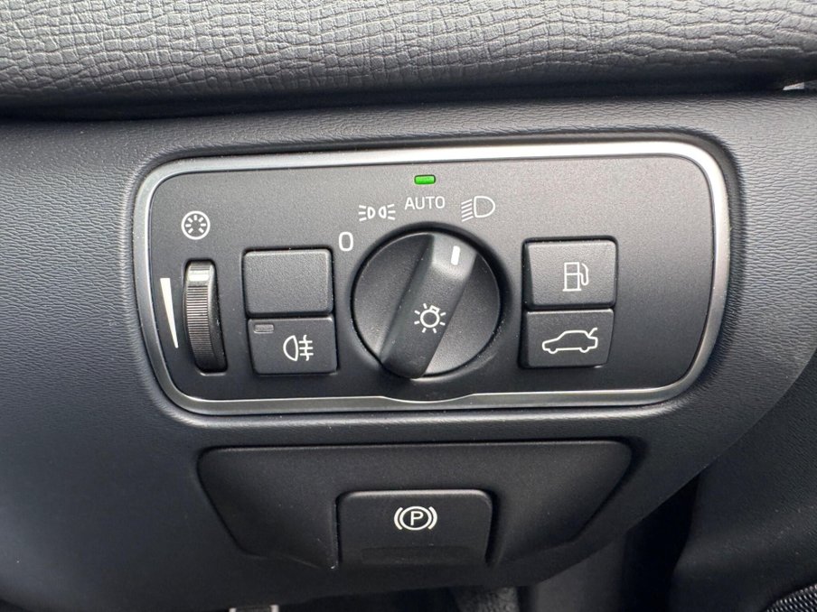 2017 Volvo XC60 — image 27