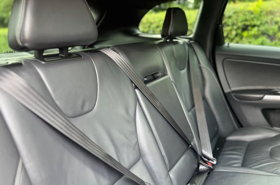 Volvo XC60 2.0 D4 R-DESIGN LUX NAV AUTO PAN ROOF 21