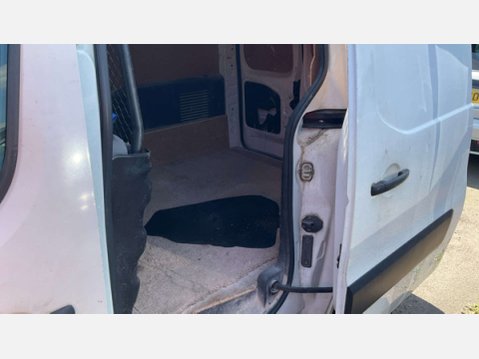 Peugeot Partner 1.6 eHDi 850 Professional Panel Van 4dr Diesel Manual L1 (s/s) (129 g/km, 9 10