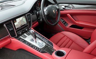 Porsche Panamera Turbo S 21