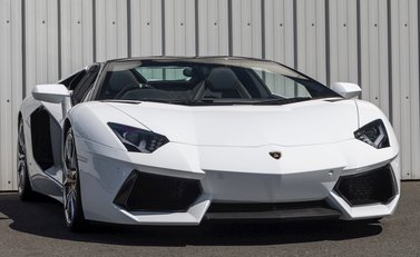 Lamborghini Aventador LP700-4 Roadster 1
