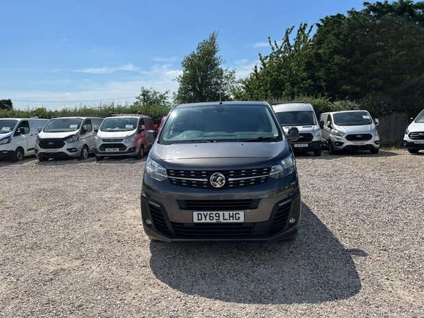 Vauxhall Vivaro SWB L1H1 Low Roof Sportive 2700 Air Con Sensors EURO 6 NO VAT 3