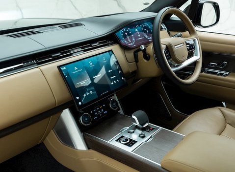 Land Rover Range Rover P400 Autobiography LWB 7 Seater 15