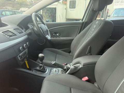 Renault Megane 1.6 16V Dynamique TomTom Hatchback 5dr Petrol Manual Euro 5 (110 ps) 15