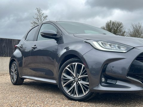 Toyota Yaris EXCEL FHEV 14