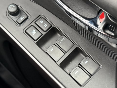 Suzuki S-Cross 1.4 Boosterjet 48V Hybrid Motion 5dr 32