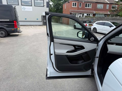 Land Rover Range Rover Evoque 2.0 Range Rover Evoque First Edition D Auto 4WD 5dr 9