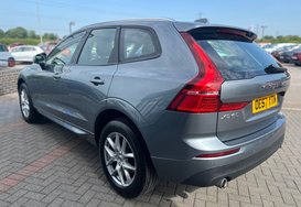 Volvo XC60 D4 MOMENTUM AWD AUTO 9