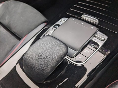 Mercedes-Benz A Class A 250 AMG LINE PREMIUM 28