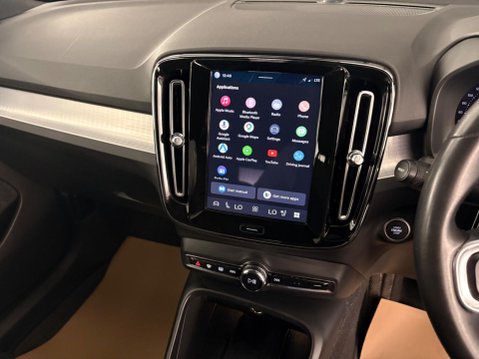 Volvo XC40 2.0 B3 MHEV Plus Dark DCT Auto Euro 6 (s/s) 5dr 23