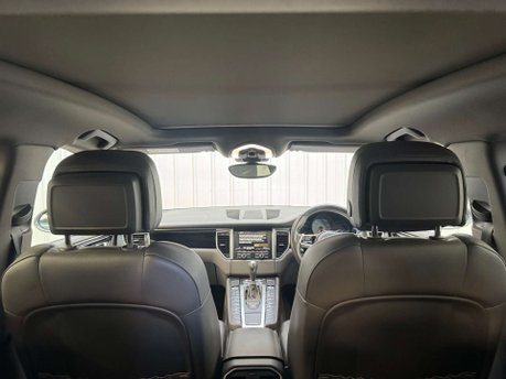 Porsche Macan 3.0 Macan S Semi-Auto 4WD 5dr 46