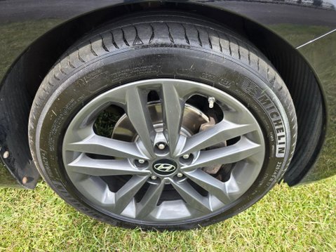 Hyundai i30 1.6 CRDi Blue Drive Premium Tourer DCT Euro 6 (s/s) 5dr 31