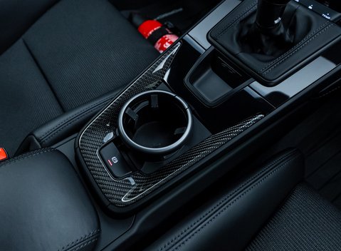 Porsche 911 GT3 TOURING (992) 21