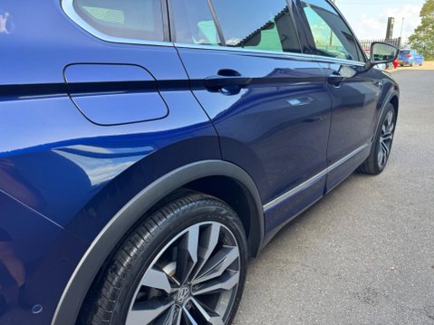 Volkswagen Tiguan R LINE TSI BMT 4MOTION DSG 21