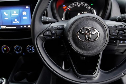 Toyota Aygo X VVT-I PURE 18