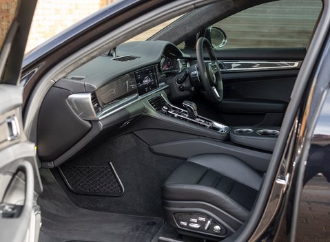 Porsche Panamera Turbo S E-Hybrid Sport Turismo 15