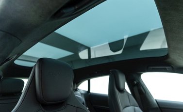 Porsche Taycan Turbo S Cross Turismo 12