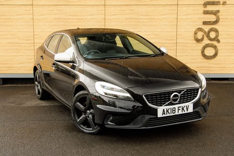 Volvo V40 T2 R-DESIGN NAV PLUS 1