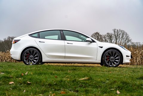 Tesla Model 3 PERFORMANCE 3