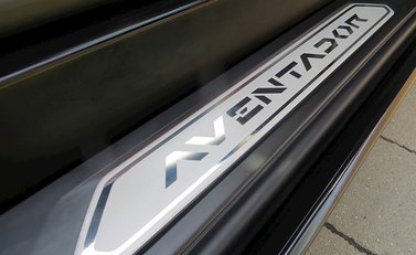 Lamborghini Aventador LP 720-4 Roadster 50th Anniversary 17