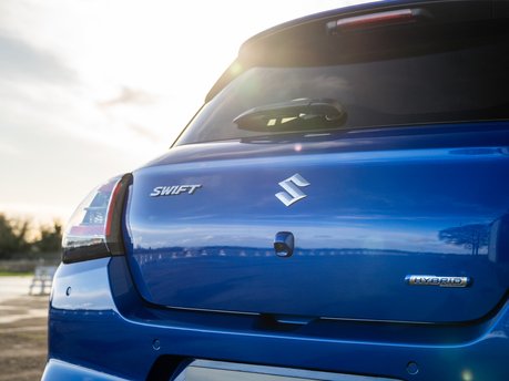 Suzuki Swift 1.2 Dualjet Hybrid Motion CVT