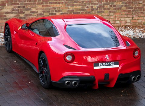 Ferrari F12 Berlinetta 9