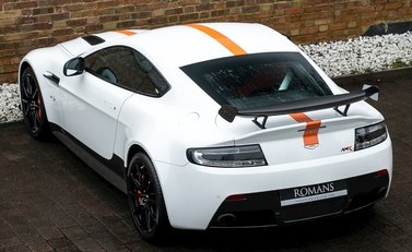 Aston Martin V12 Vantage AMR 9