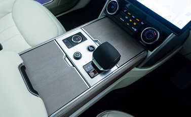 Land Rover Range Rover P530 FIRST EDITION LWB 27