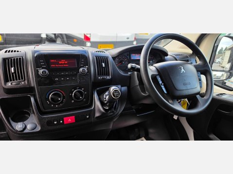 Peugeot Boxer 335 LOW LOADER LUTON 2.2 HDI 165ps EU6 13