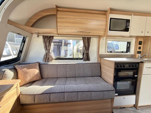 Bailey Phoenix 420 GT75 17